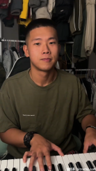 今天又是学习了一些歌，一如既往的烫嘴紫荆花盛开合唱挑战 单眼皮男孩 憨憨日常 黑