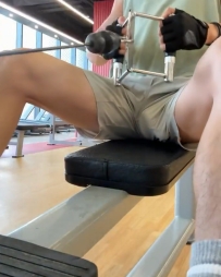 空档健身吧嫌它碍事，穿了内裤又太闷了，好无奈